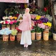 Get The Look: Ide Outfit Coquette untuk Hijabers ala Astri Ratnasari