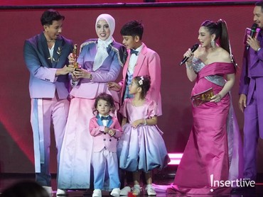 Keluarga Sonny-Fairuz & Ikang Fawzi Menang Favorite Family Celebrity di HUT Insert 21