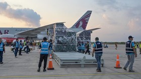 FOTO: Logistik Tiba, Pembalap Siap Adu Kebut di MotoGP Mandalika