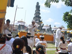Rahajeng Pagerwesi! Simak Rangkaian Upacara-Hubungannya dengan Saraswati