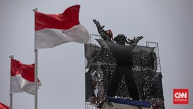 FOTO: Merawat Monumen Pembebasan Irian Barat