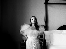 Lirik Lagu Snow White - Laufey