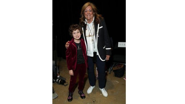 Max Alexander tercatat sebagai desainer termuda di dunia versi Guinness World Records. Ia juga tercatat ikut memamerkan koleksinya di New York Fashion Week.