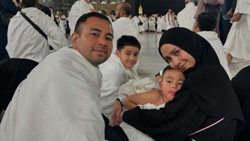 7 Potret Nagita Slavina dan Raffi Ahmad Akhirnya Umrah Lengkap Bareng Dua Putranya