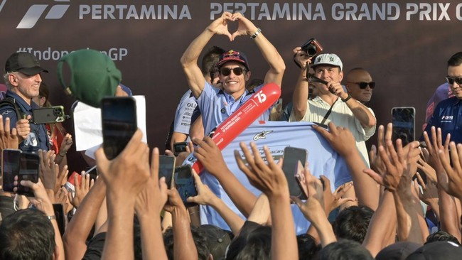 4 Gelar Juara Dunia Diperebutkan di MotoGP Mandalika 2025 Ada empat gelar juara dunia yang akan diperebutkan pada balapan MotoGP Mandalika 2025 di Sirkuit Pertamina Mandalika, 3-5 Oktober.