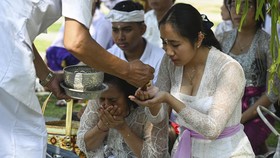 FOTO: Menengok Syahdu Perayaan Hari Galungan