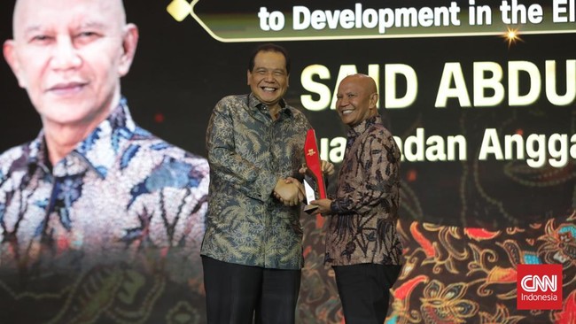 Said Abdullah Raih Extraordinary Dedication to Development in the Electoral District dalam acara CNN Indonesia Awards ketujuh.