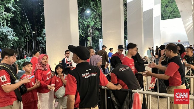 Antusiasme suporter Garuda terlihat sangat tinggi dalam menyaksikan laga Timnas Indonesia U-20 vs Maladewa dalam Kualifikasi Piala Asia U-20 2025.