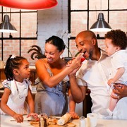 Ini Manfaat dan Risiko Sharenting, Akitivitas Membagikan Konten tentang Anak di Medsos