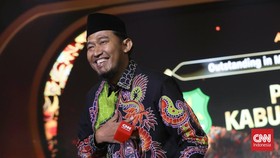FOTO: Momen Bupati Sumenep Raih CNN Indonesia Awards Jawa Timur