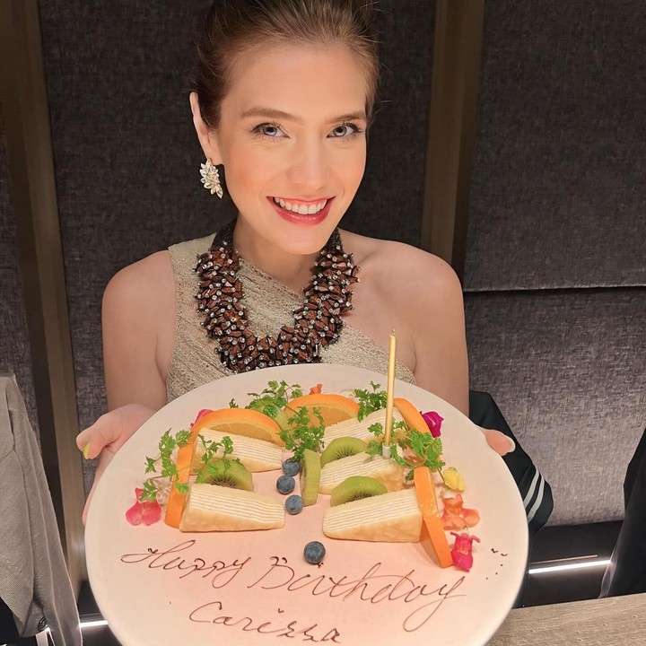 <p>Tak hanya berjalan-jalan di Tokyo, Carissa juga berwisata kuliner dan mendapatkan kejutan<em> birthday dish</em> di sejumlah restoran yang ia kunjungi. (Foto: Instagram @carissa_puteri)</p>
