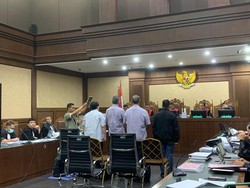 Video: Eks Dirut PT Timah Divonis 8 Tahun Bui di Kasus Korupsi Rp 300 T