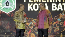 FOTO: Walikota Batu Raih Outstanding Empowerment of Tourism