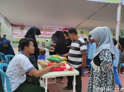 Pemprov NTB Gelontor 2 Ton Beras Bulog untuk Stabilkan Harga