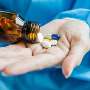 Hati-Hati, Ada 5 Makanan yang Tidak Boleh Dikonsumsi dengan Obat Tertentu! Apa Saja?