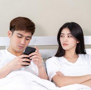 'Red Flag' Normalisasi Suami Selingkuh: Uang Bulanan Lancar, Mental Nggak Karuan