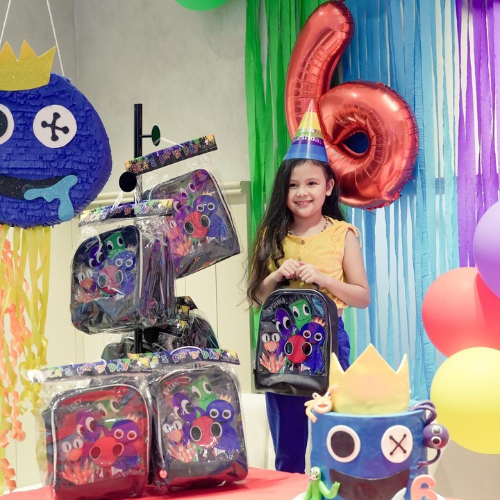 <p>Sea Dedari adalah anak kedua Sharena dan Ryan Delon yang lahir pada 22 September 2018. Pasangan ini baru saja merayakan momen ulang tahun Sea yang keenam, Bunda. (Foto: Instagram @mrssharena)</p>