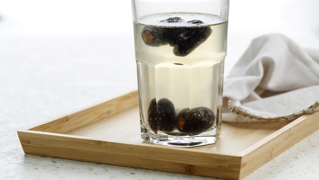 Air rendaman kurma atau yang dikenal sebagai air nabeez kerap dikonsumsi sebagai minuman sehat, terutama saat bulan Ramadhan.