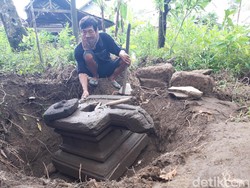 Warga Bongkar Batu Keramat di Kebun Belakang, Temukan Yoni-Fragmen Arca