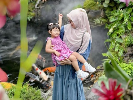 5 Potret Menggemaskan Moana Putri Semata Wayang Ria Ricis