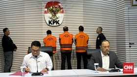 KPK Tahan Eks Sekda Kota Bandung Ema Sumarna