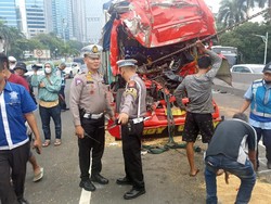 Nyawa Zaenal Aripin Melayang di Tol Dalkot