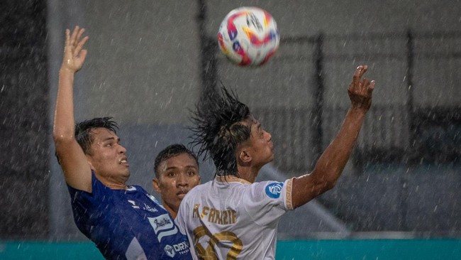 Berikut link live streaming Arema vs PSIS dalam lanjutan Liga 1 yang akan berlangsung di Stadion Gelora Supriyadi, Blitar, Senin (24/2).