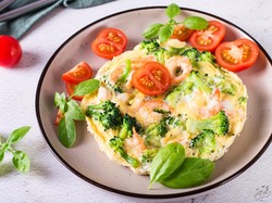 Resep Omelet Udang dan Brokoli Untuk Sarapan Spesial Akhir Pekan