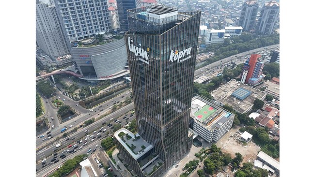 Bank Mandiri mengukuhkan posisinya sebagai bank dengan aset konsolidasi terbesar di Indonesia setelah asetnya tumbuh signifikan 42% sejak 2020.