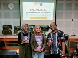 Bincang Buku Hijrah Berkali-kali Ala Denny JA, Ulas Problematika Pemimpin RI