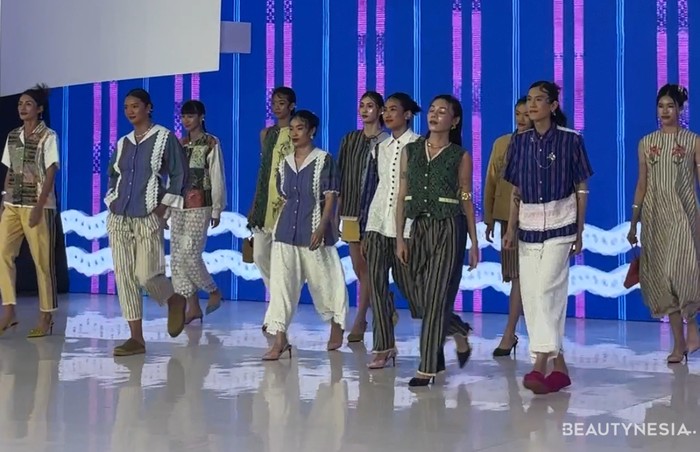 Berikut adalah potret koleksi lengkap dari Toko Didiyo. Dengan hadirnya koleksi ini, label yang telah hadir sejak 2016 ini ingin lebih mengenalkan tenun pada Gen Z./Foto: Rini Apriliani/Beautynesia