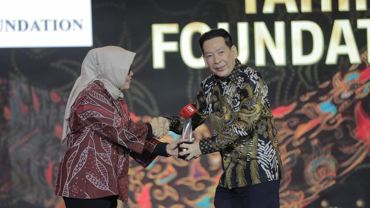 FOTO: Tahir Foundation Raih Penghargaan Yayasan Kesehatan Terbaik