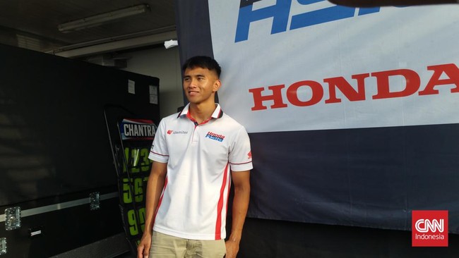 Pembalap Indonesia, Mario Aji bakal tetap membela tim Honda Team Asia pada Moto2 2025.