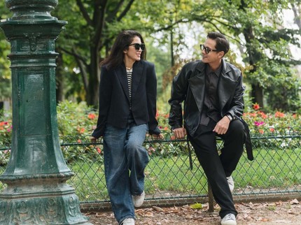 Terpopuler: Potret Romantis Ussy Sulistiawaty & Andhika Pratama di Paris