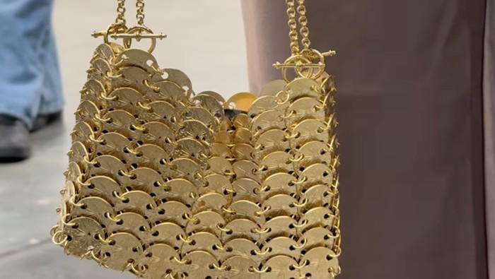 Rabanne Perkenalkan Tas Emas 18 Karat Seharga Rp4,2 Miliar di Paris Fashion Week