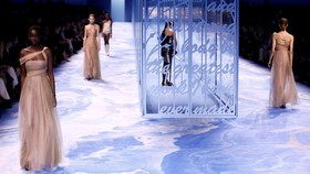 Christian Dior dan Otonomi Tubuh Perempuan