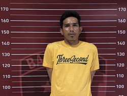 Pria di Kalsel Bubarkan Nikahan Mantan Istri Pakai Parang, Tamu Kocar-Kacir
