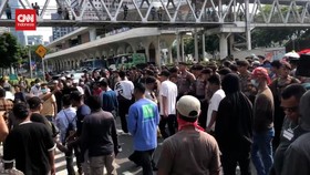 VIDEO: Aksi Teatrikal 'Raja Jawa' Ricuh, Massa Diintimidasi