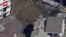 VIDEO: Ada Sinkhole, Warga Kota Hiroshima Dievakuasi