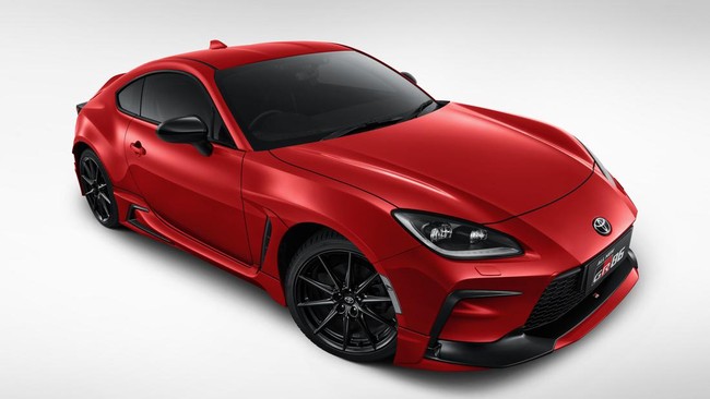 Model facelift Toyota GR86 sekarang dijual di dalam negeri, harganya mulai Rp 1,016 miliar.