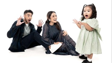 img-title Krisjiana Bagikan Kabar Siti Badriah Hamil Anak Kedua