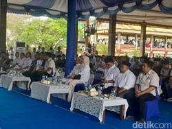 2 Calon Bupati Kompak Dampingi Bobby Nasution saat Kampanye di Tapsel