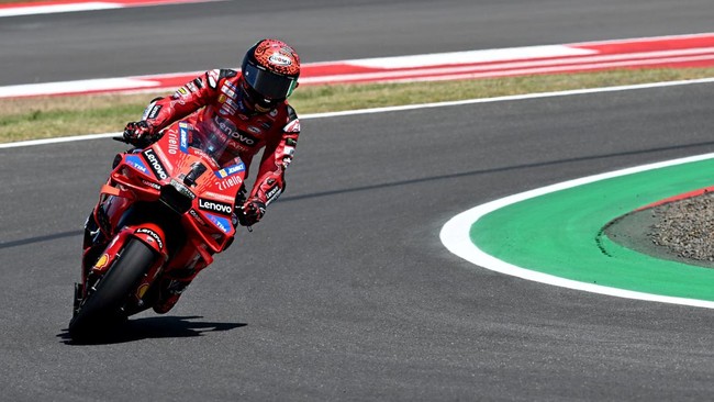 Pembalap Ducati Lenovo Francesco Bagnaia berterima kasih ke Jorge Martin yang melakukan kesalahan saat Sprint Race MotoGP Mandalika 2024.