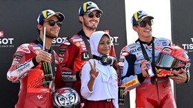 FOTO: Bagnaia Menang Sprint Race MotoGP Mandalika, Martin Jatuh