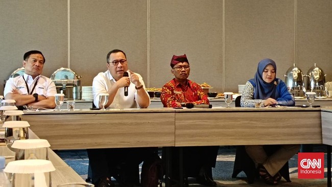 Staf Khusus Presiden Bidang Ekonomi Arif Budimanta membeberkan strategi pemerintahan Jokowi dalam mempercepat penghapusan kemiskinan ekstrem di Indonesia.
