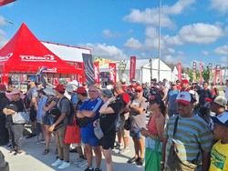Hari Kedua MotoGP Mandalika 2024, Penonton Datangi Sirkuit Sejak 06.30 Wita