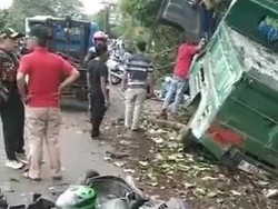 10 Orang Luka Usai Truk Rem Blong Tabrak 5 Kendaraan di Puncak Cianjur
