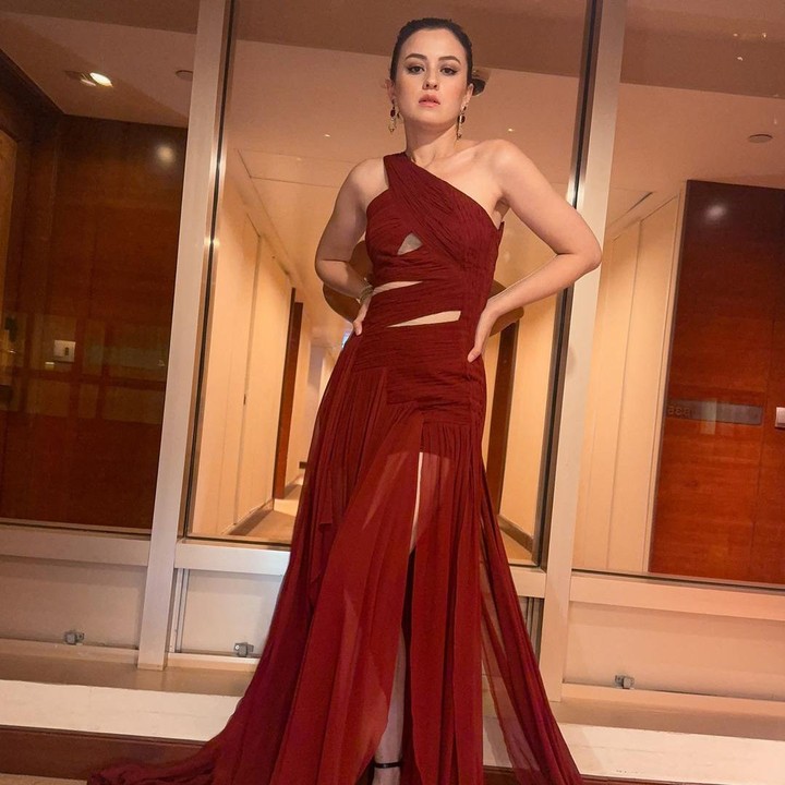 <p>Aktris Kimberly Ryder kembali disibukkan dengan rutinitas baru di dunia hiburan. Belum lama ini, Kimberly dipercaya membintangi film berjudul <em>Bangsal Isolasi</em>, Bunda. Film ini terpilih menjadi satu dari dua film yang tayang di ASEAN Film Festival di Hongkong. (Foto: Instagram @kimbrlyryder)</p>