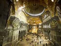 Masyaallah! 8 Ciri Khas Arsitektur Islam Ini Indah dan Bikin Hati Adem