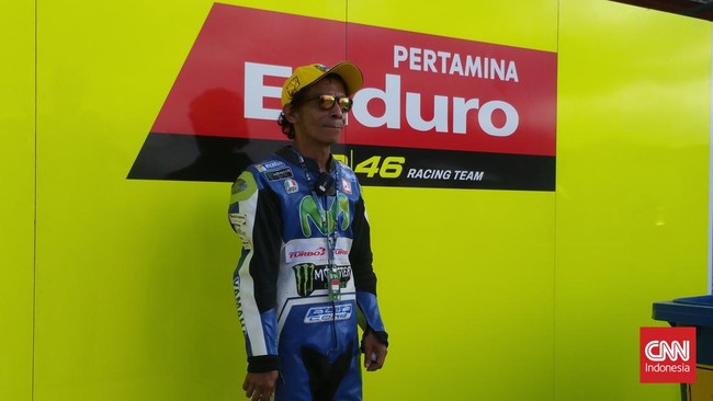 Zakki Haiqal yang dikenal sebagai Valentino Rossi 'kw' memprediksi Francesco Bagnaia bakal kembali juara MotoGP 2024 menjelang MotoGP Mandalika 2024.